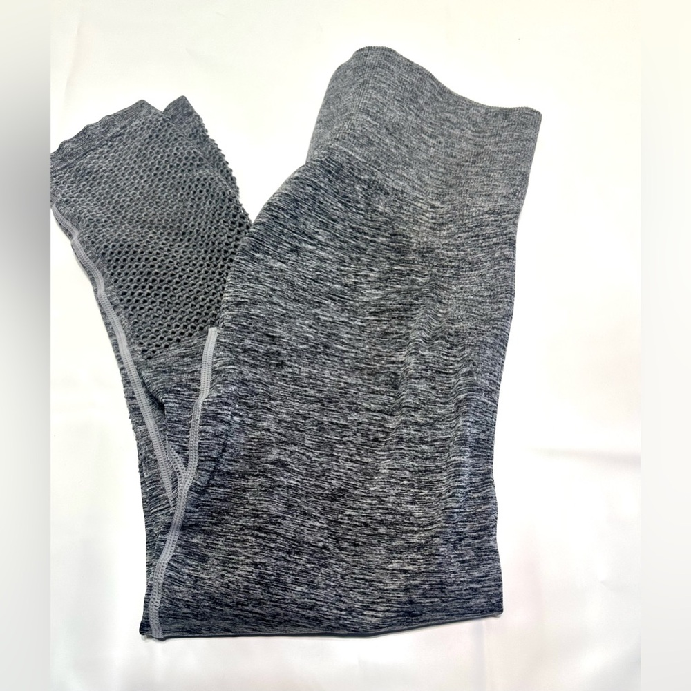 victoria secrets PINK Ultimate Gray Leggings Large - Picture 1 of 8